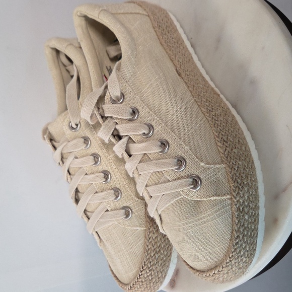 Soda Shoes - Soda Cream Espadrille Sneakers Size 9